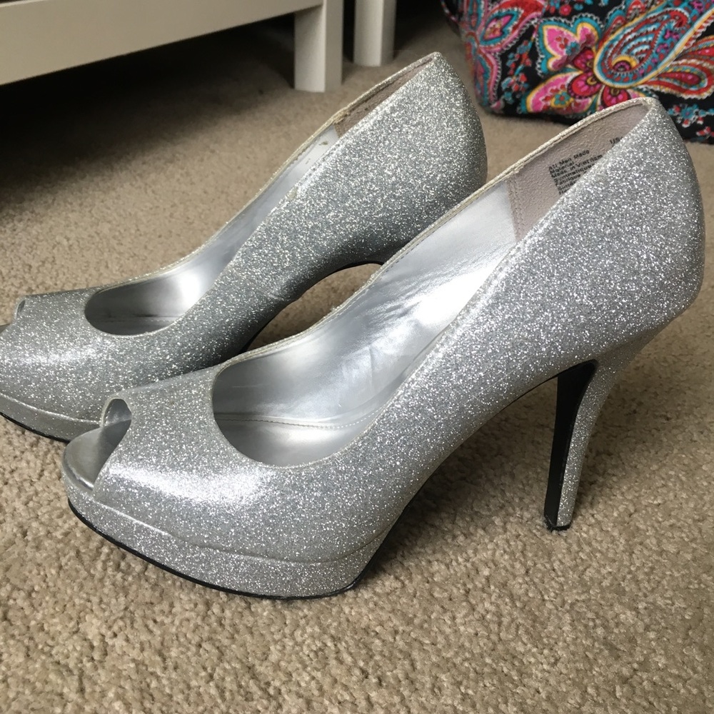 Worn Once!!! For About Two Hours - image 2